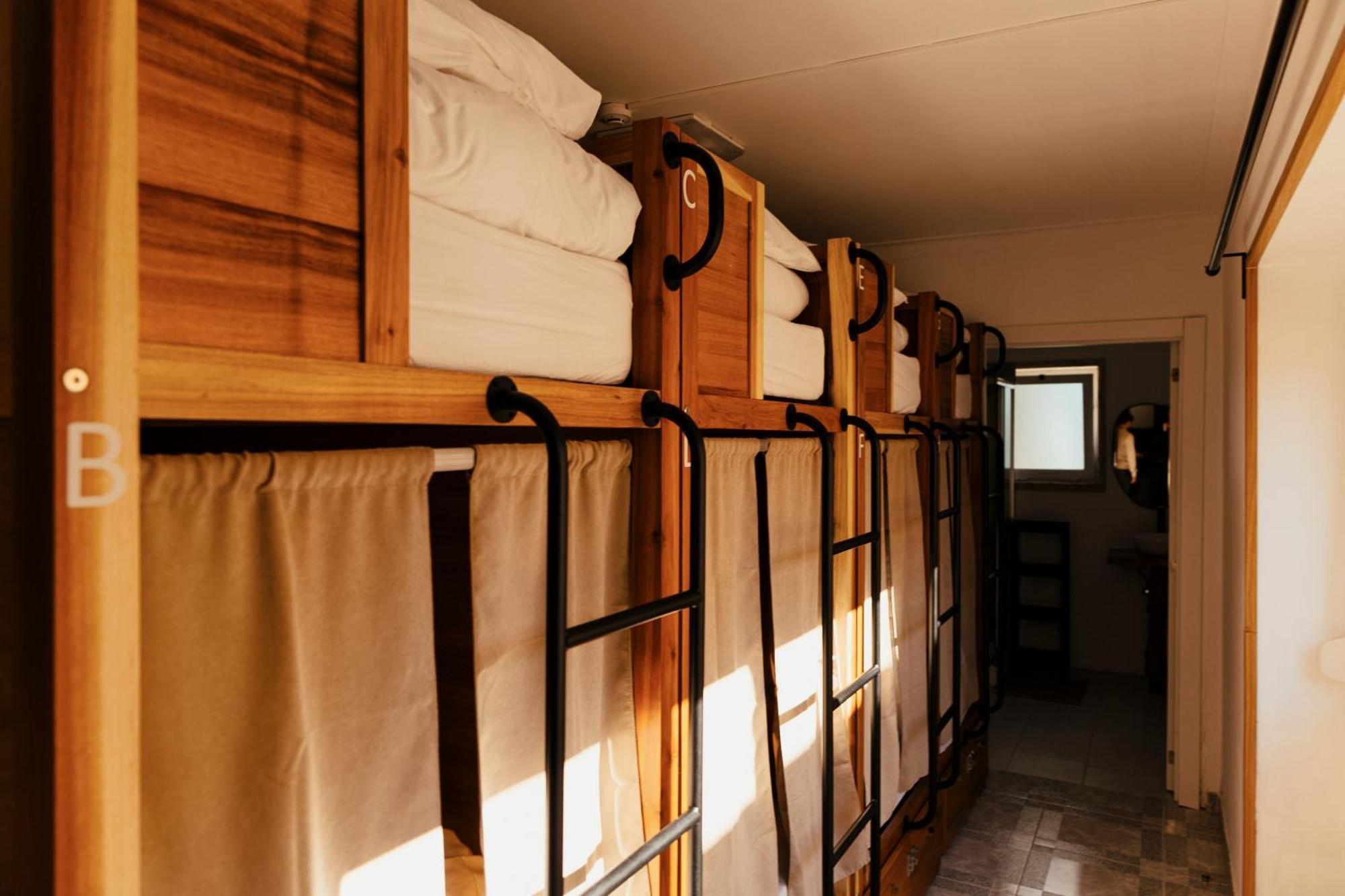 Lisbon Surf Hostel Carcavelos  Extérieur photo